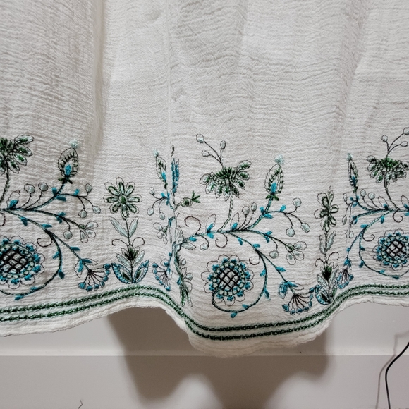 Christy Dawn White Gauzy Crepe Embroidered Maxi Dress Women's Size Small - Picture 3 of 10